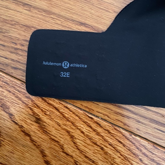 Lululemon Like Nothing Bra in Black 32E - Picture 9 of 11
